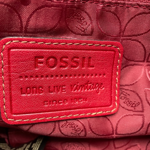 EUC Fossil Red Pebbled Leather Bag with extra Crossover Strap - Picture 6 of 8